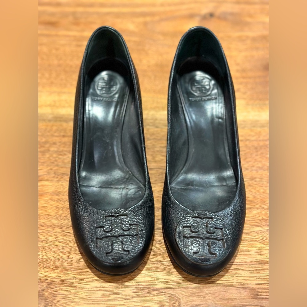 Classic Tory Burch 2.5” wedge